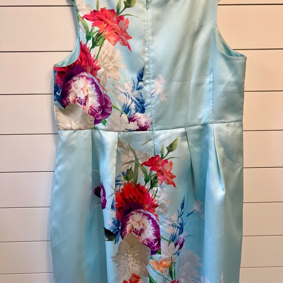 LUXE BY CARMEN MARC VALVO DRESS - Picture 4 of 9